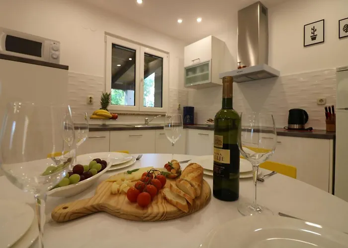 Lorena Lavanda 1 Poreč