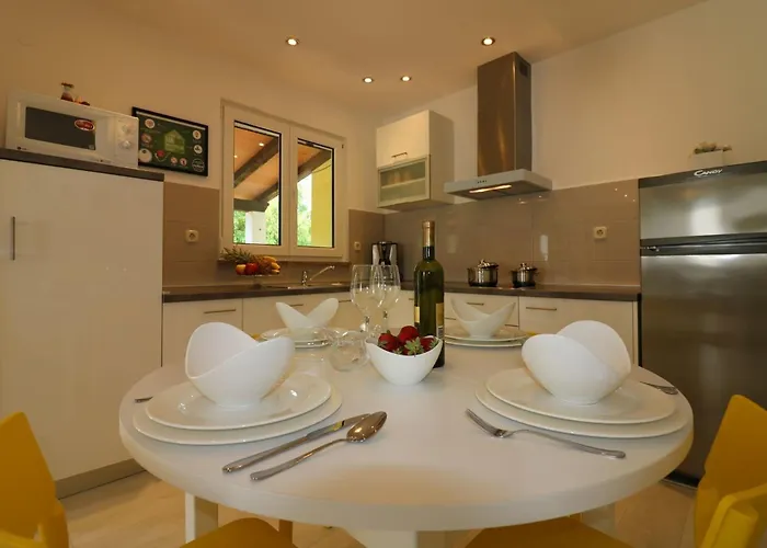 Lorena Lavanda 1 * Poreč