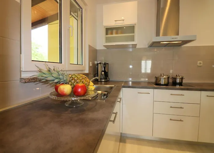 Lorena Lavanda 1 Poreč