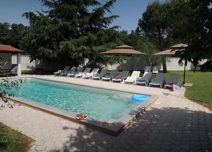 Lorena Lavanda 1 * Porec